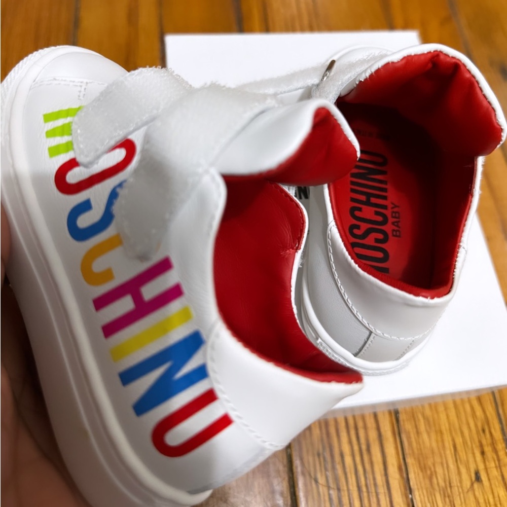 Authentic Moschino leather baby sneakers white shoes - Picture 4 of 7